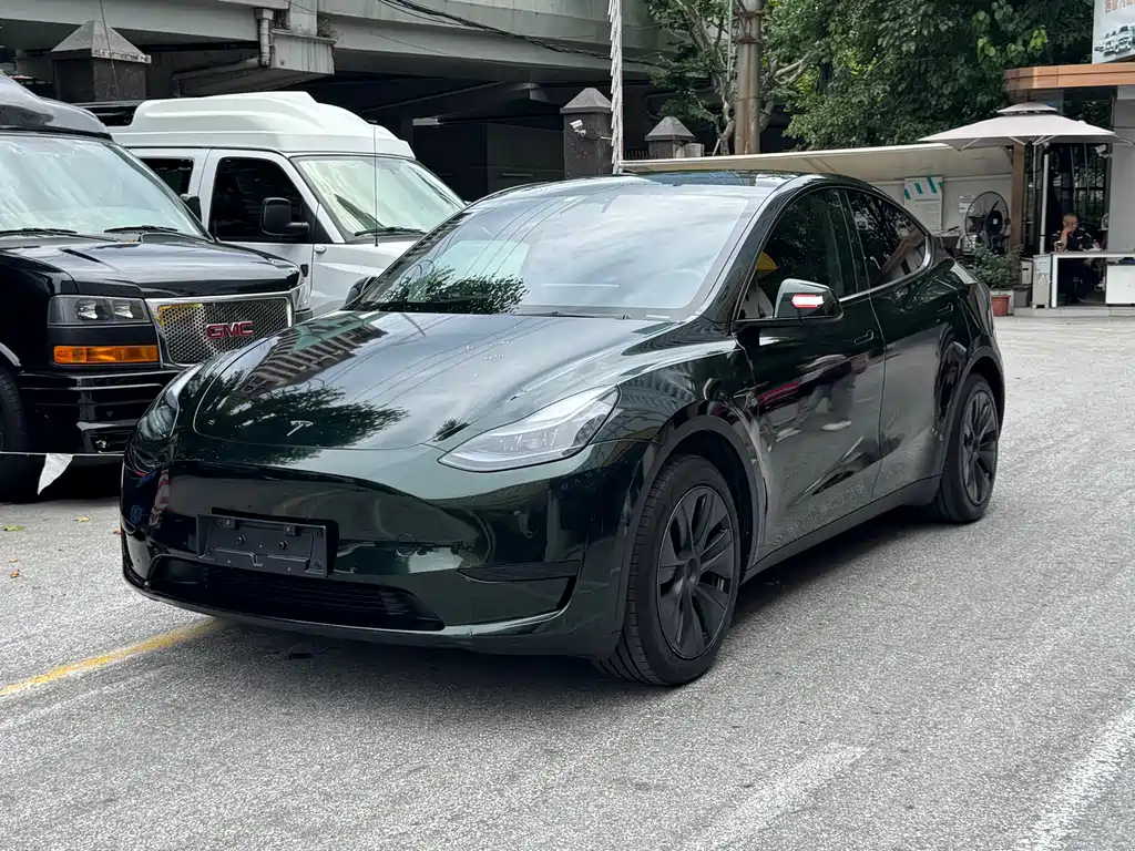 Tesla Model Y 2023 — фото 1