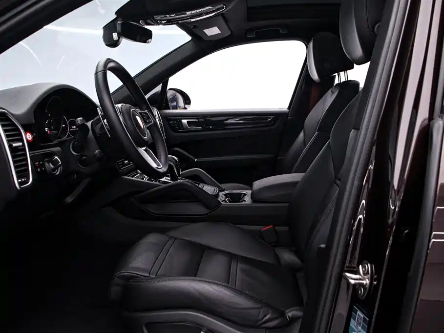 Porsche Cayenne 2020 — фото 12