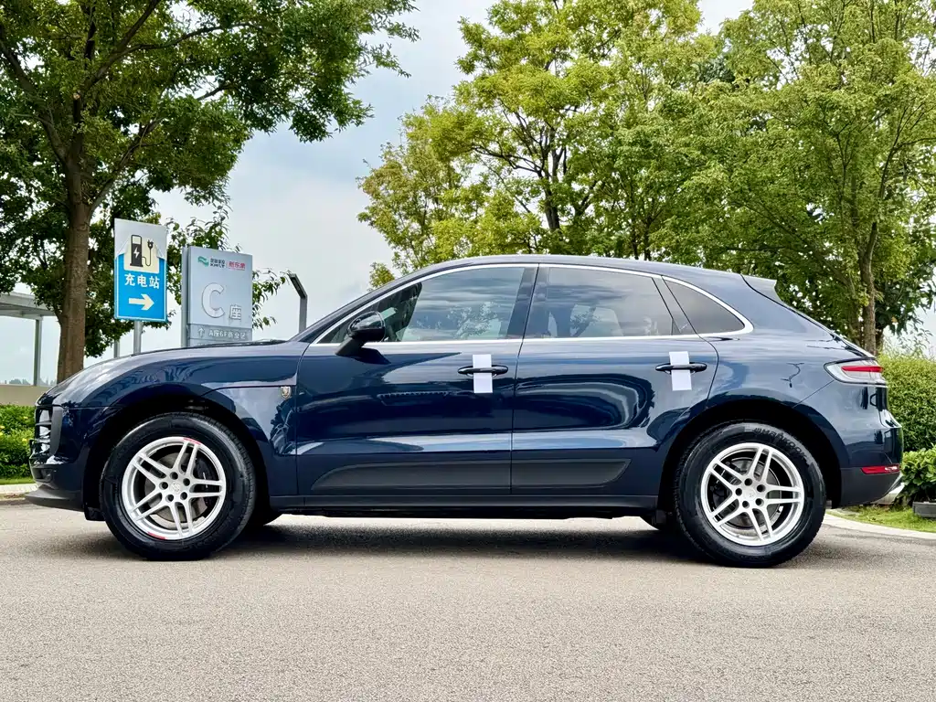Porsche Macan 2021 — фото 10
