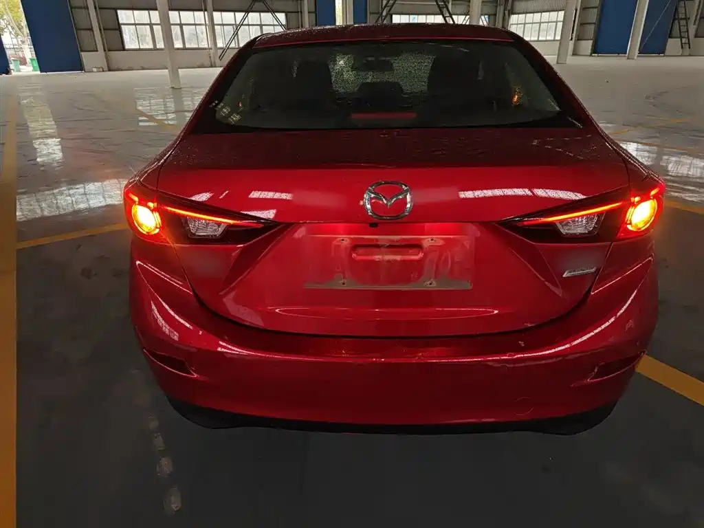 Mazda 3 Axela 2017 — фото 4