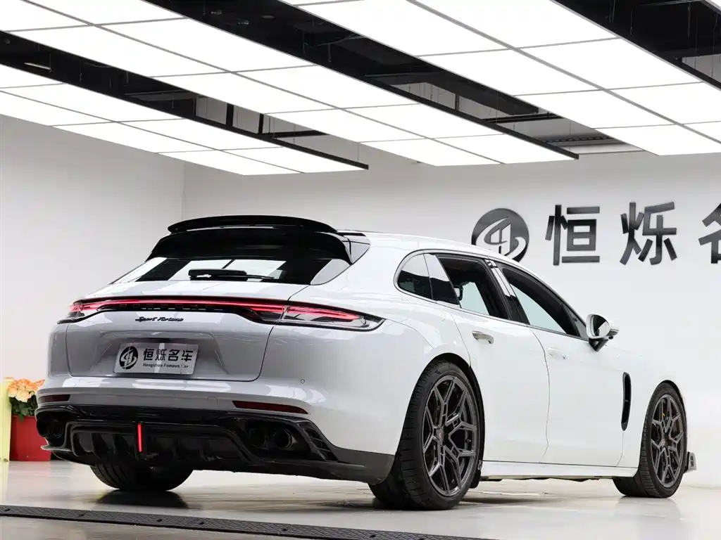 Porsche Panamera 2018 — фото 32