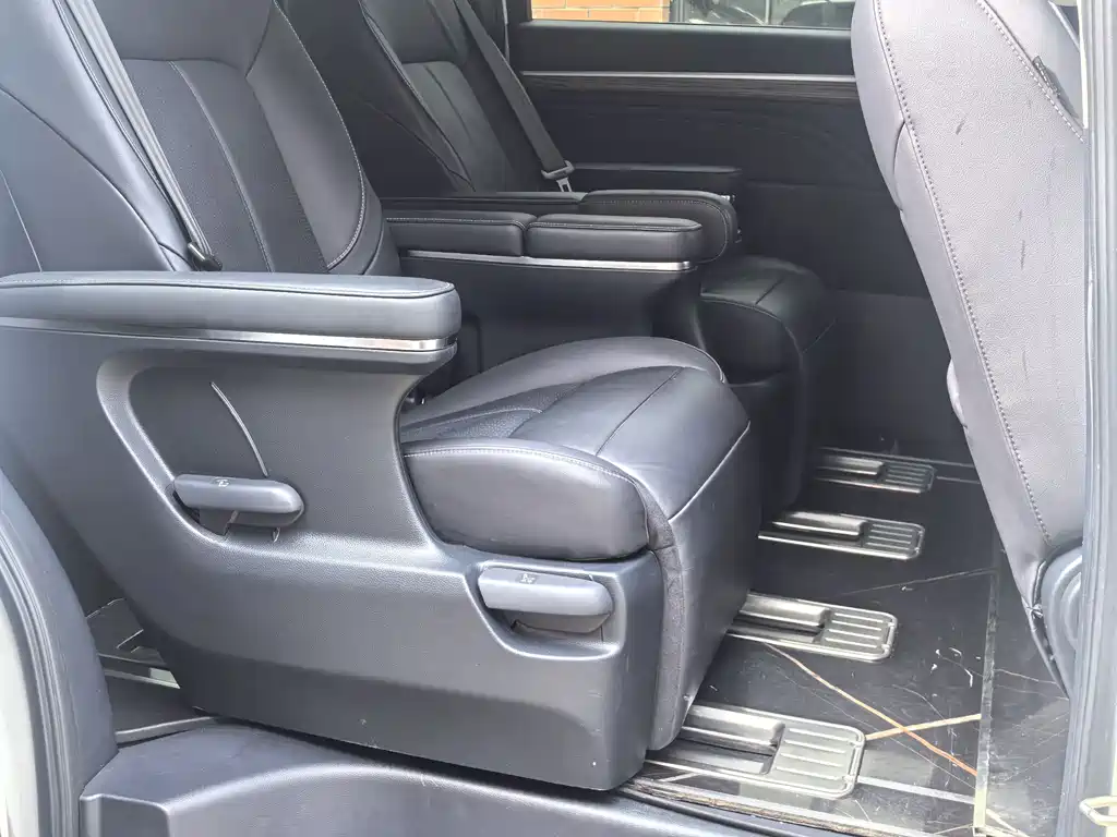 GAC Motor Trumpchi M8 2022 — фото 13