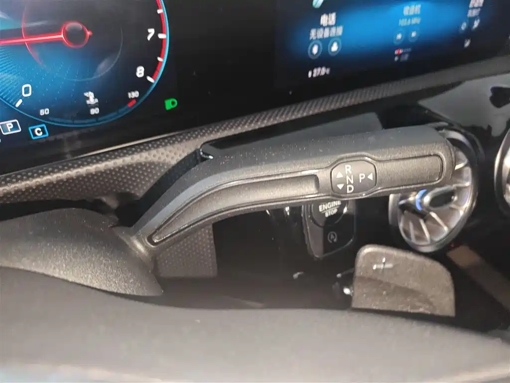 Mercedes-Benz A-Class 2019 — фото 10
