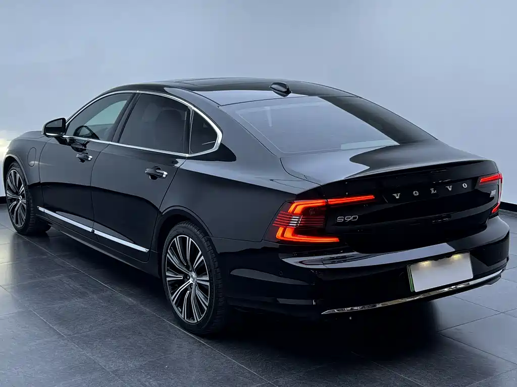 Volvo S90 PHEV 2021 — фото 16