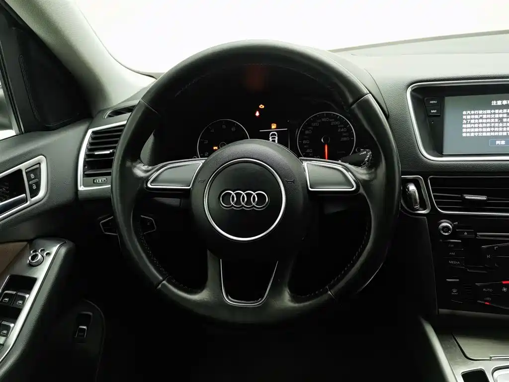 Audi Q5 2014 — фото 11