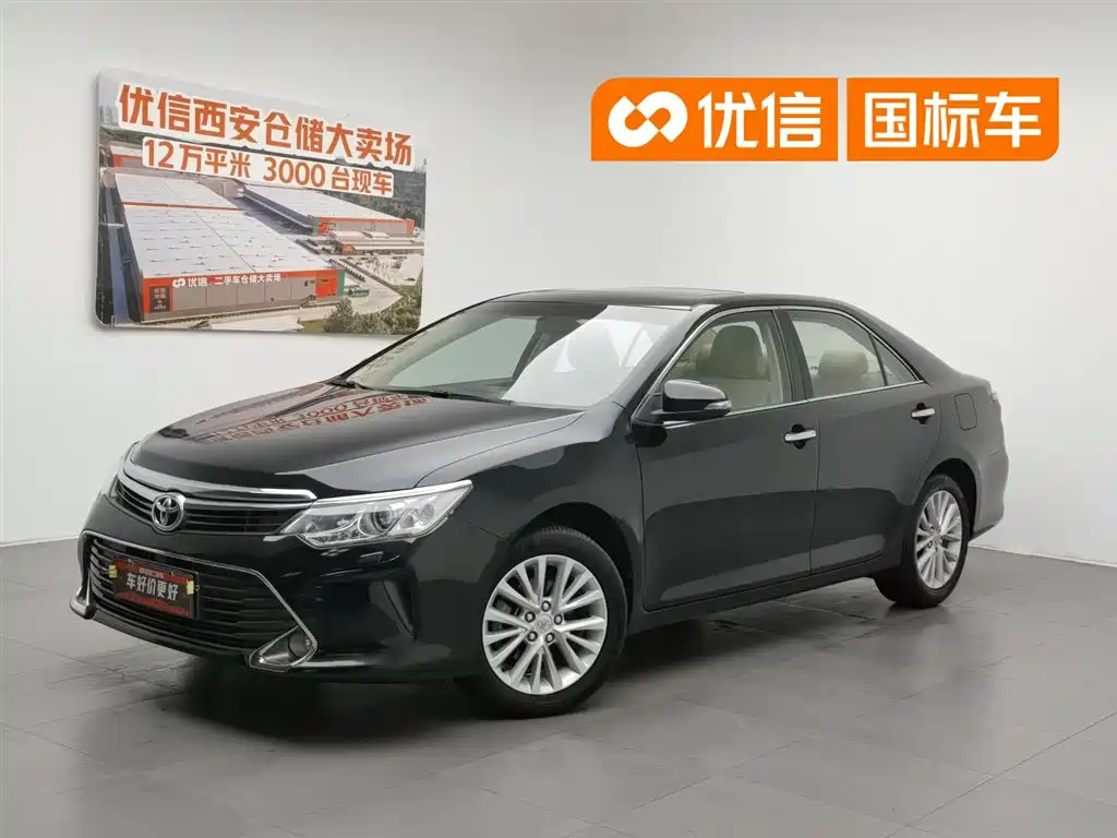 Toyota Camry 2015 — фото 1