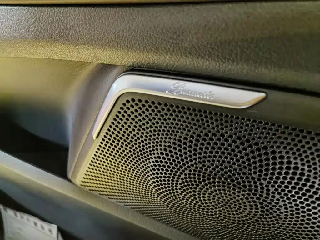 Mercedes-Benz V-Class 2025 — фото 18