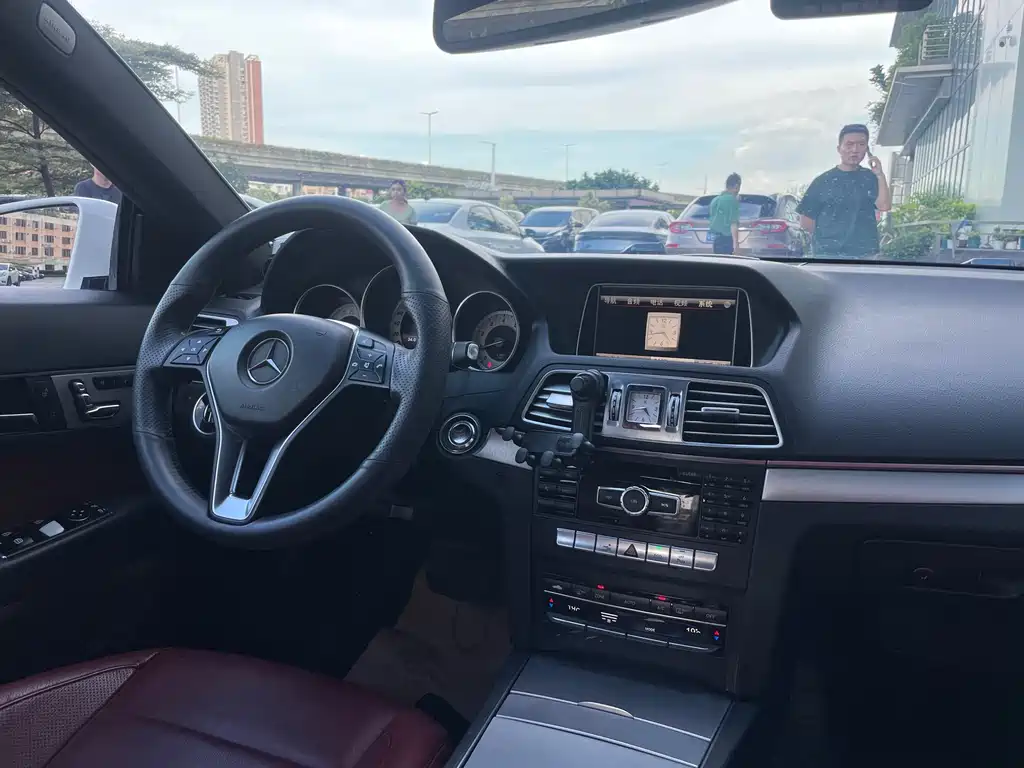 Mercedes-Benz E-Class 2015 — фото 10