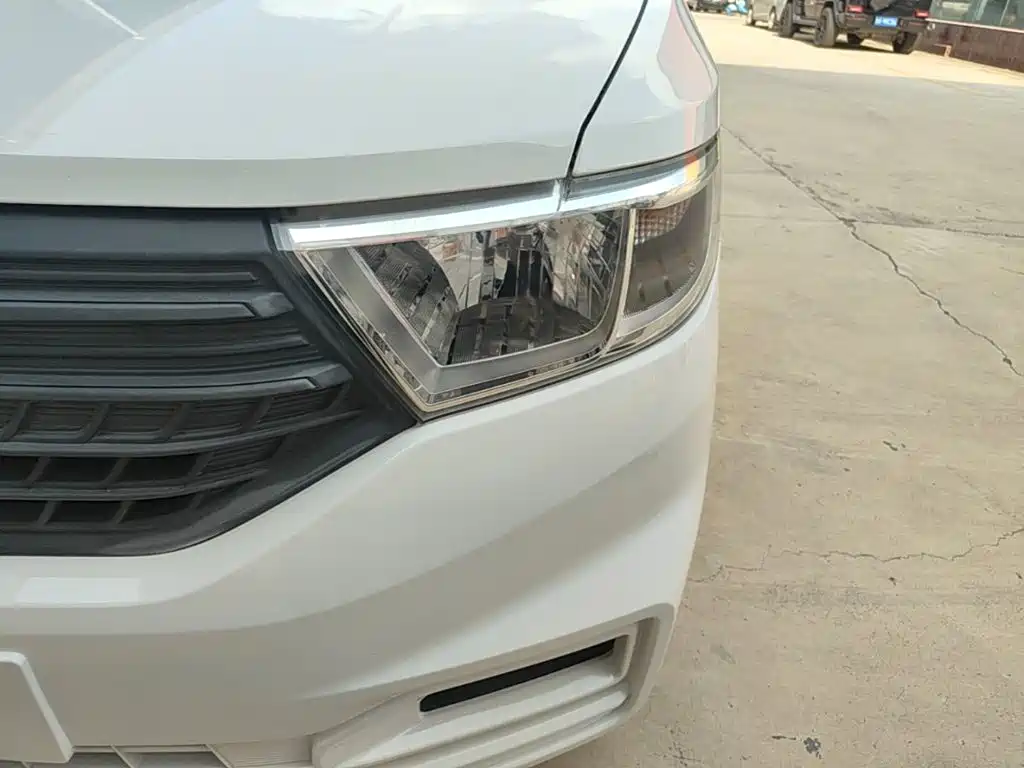 Wuling Hongguang V 2021 — фото 24