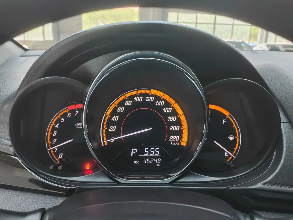 Toyota Yaris L 2022 — фото 13