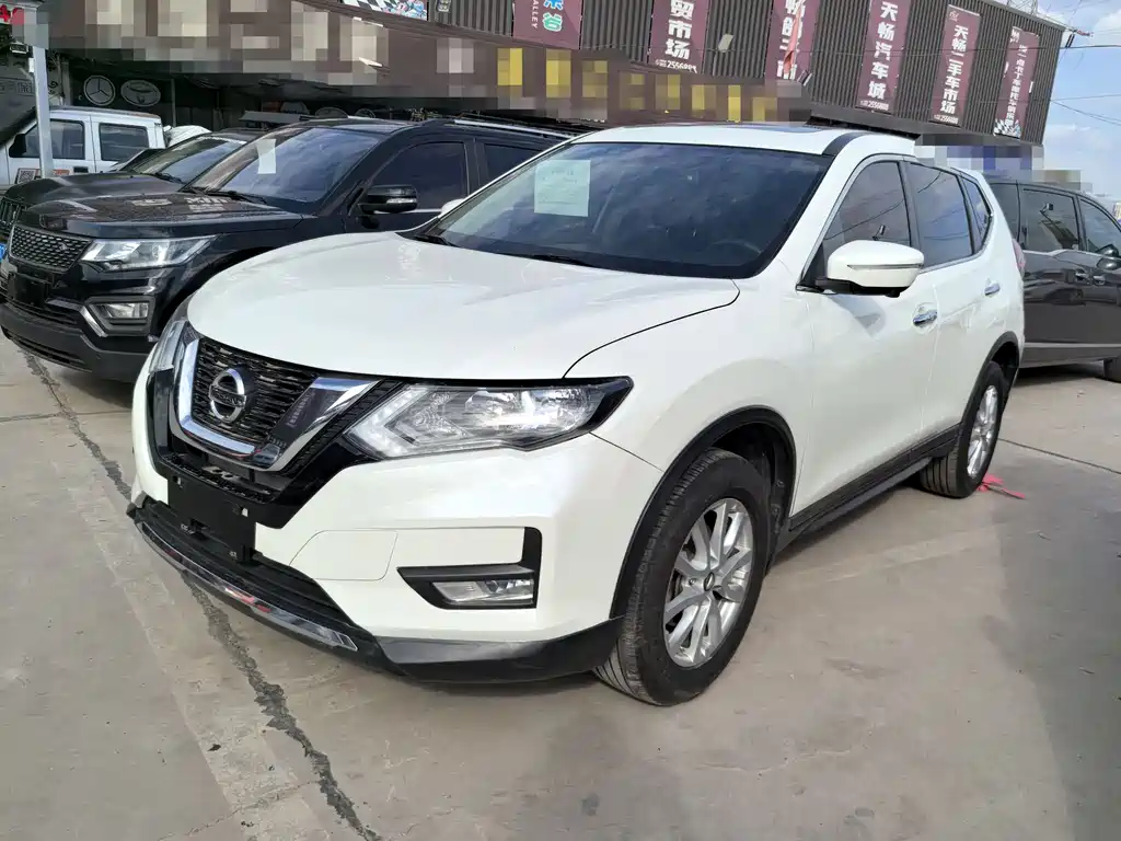 Nissan X-Trail 2018 — фото 1