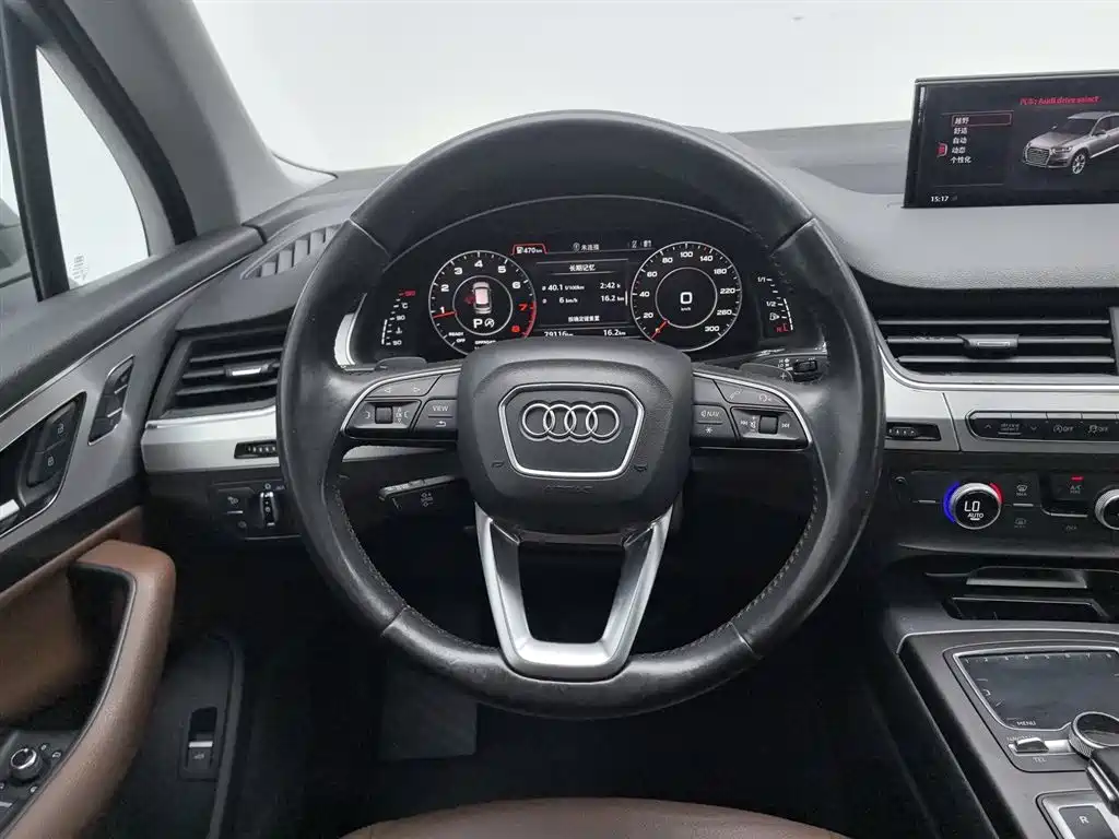 Audi Q7 2016 — фото 11