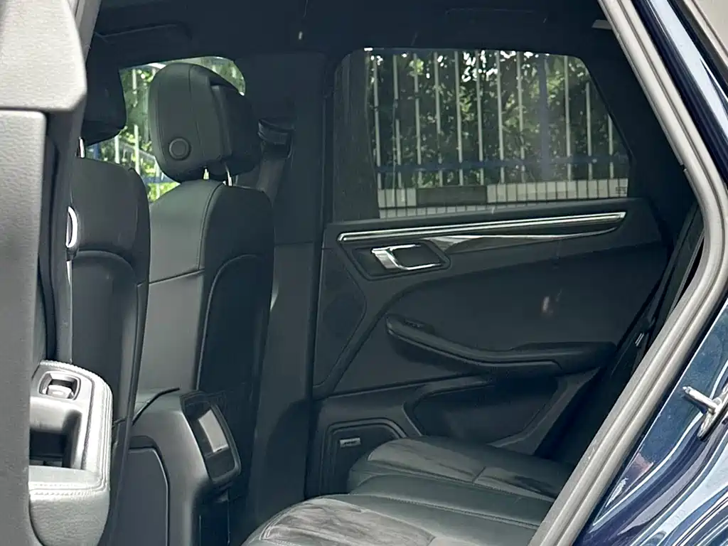 Porsche Macan 2015 — фото 15