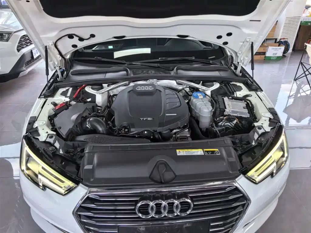 Audi A4L 2018 — фото 20