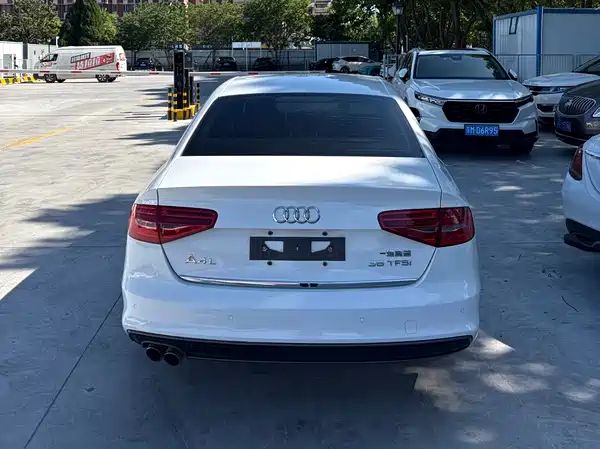 Audi A4L 2016