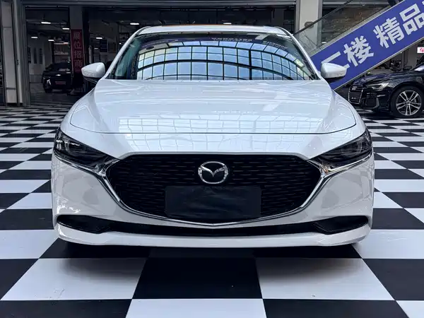 Mazda 3 Axela 2023