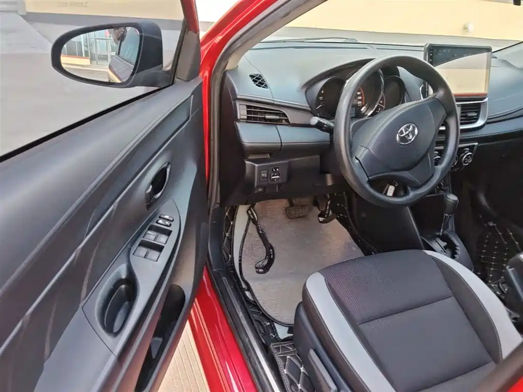 Toyota Yaris L 2020 — фото 16