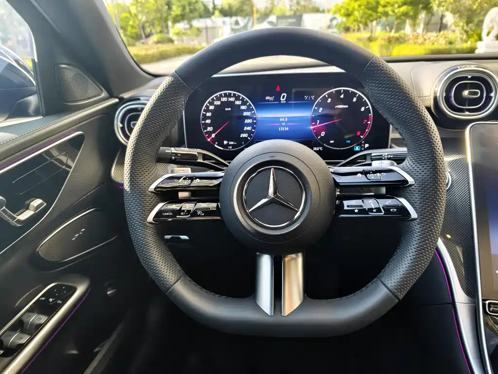 Mercedes-Benz C-Class 2024 — фото 25