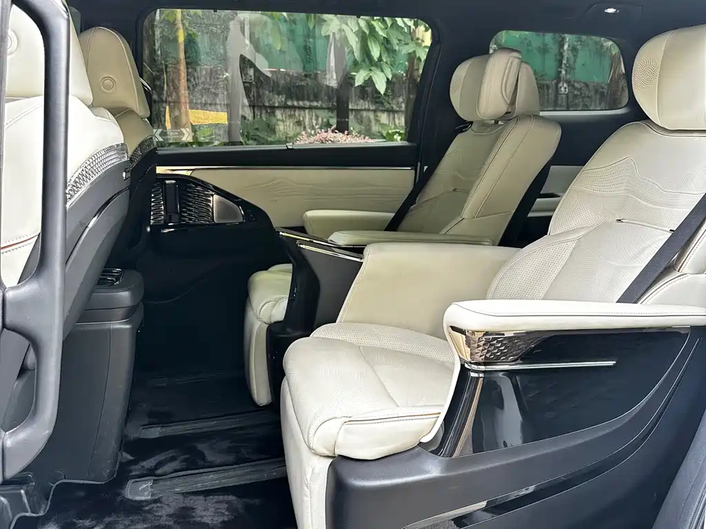 GAC Motor Trumpchi M8 2022 — фото 4
