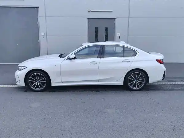 BMW 3 Series 2025