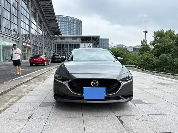 Mazda 3 Axela 2023