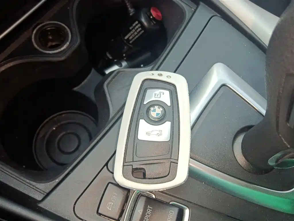 BMW 1 Series 2017 — фото 17