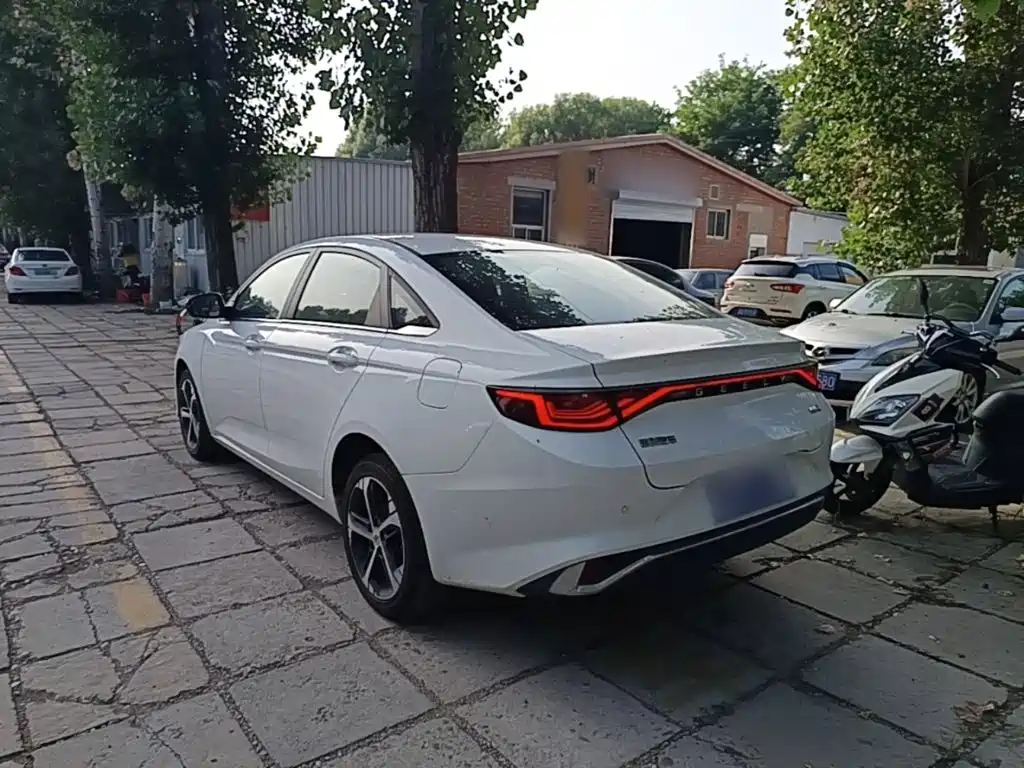 Geely Emgrand L 2022