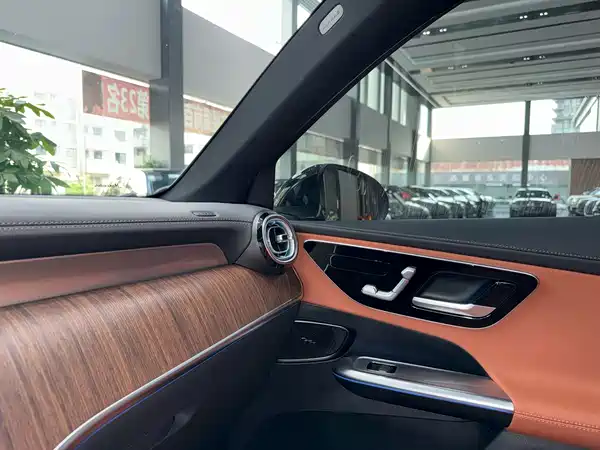 Mercedes-Benz GLC 2024