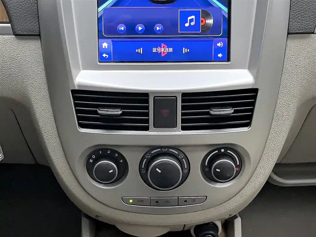 Buick Excelle 2015 — фото 12