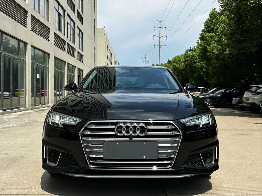Audi A4L 2019 — фото 2