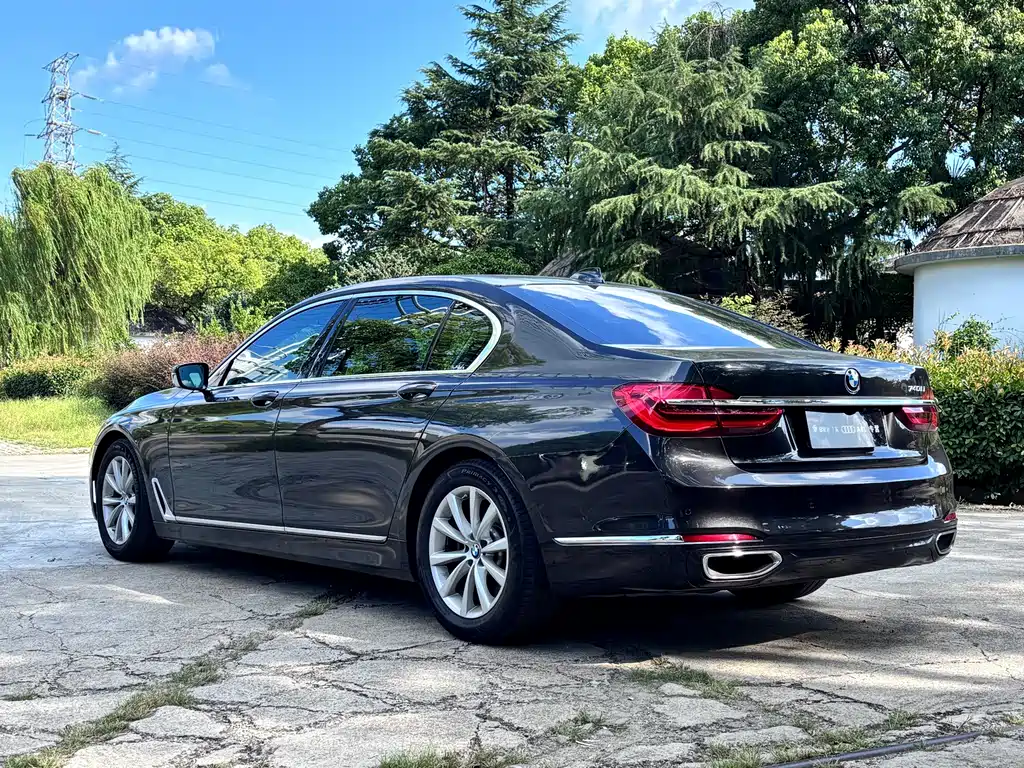 BMW 7 Series 2016 — фото 13