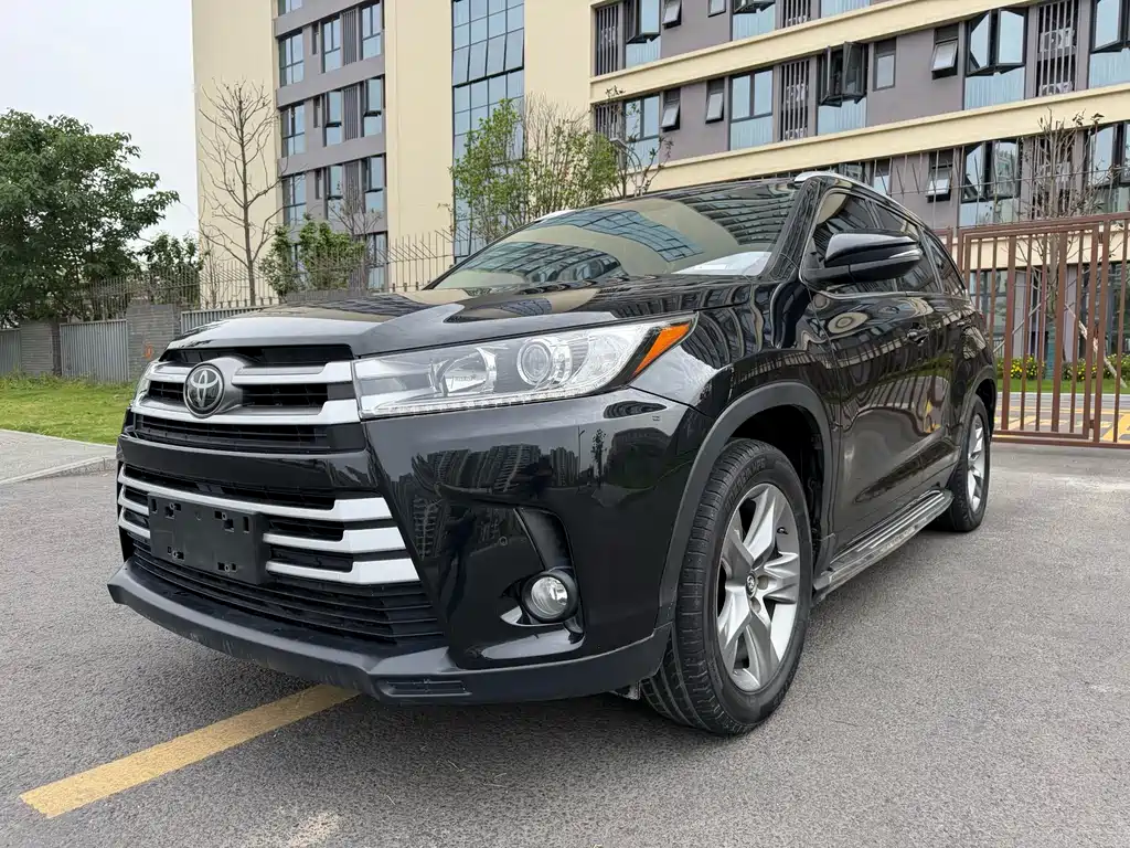 Toyota Highlander 2019 — фото 1