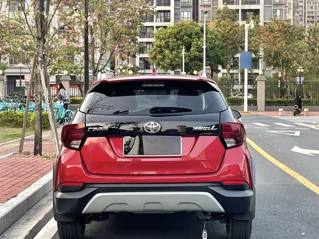Toyota Yaris L 2020 — фото 25
