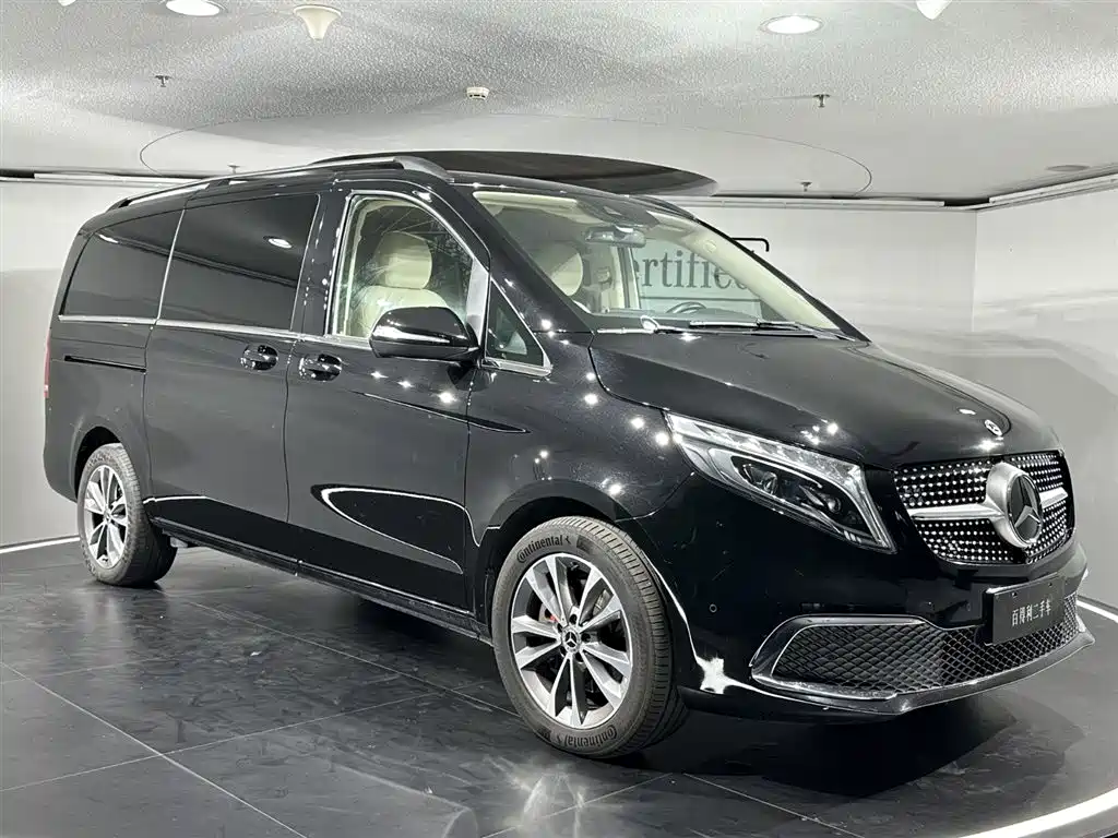 Mercedes-Benz V-Class 2021 — фото 17
