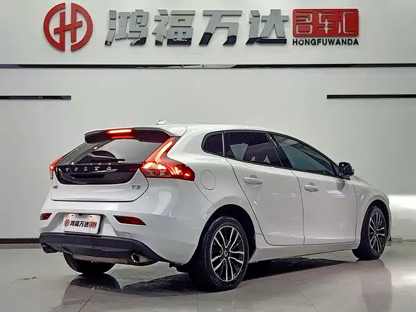 Volvo V40 2017