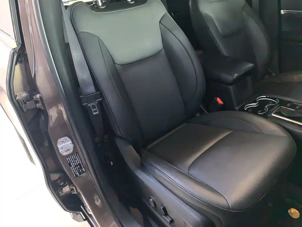 Jeep Commander 2020 — фото 20