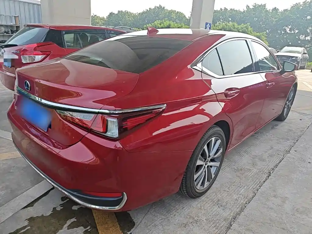 Lexus ES 2019 — фото 7