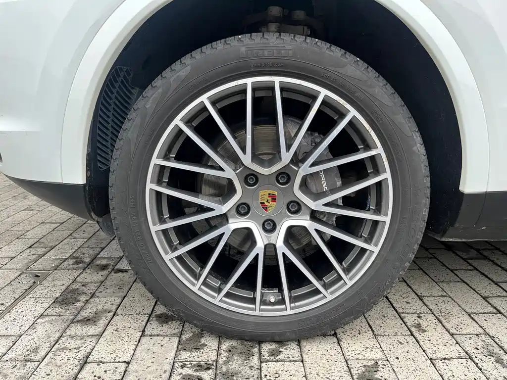 Porsche Cayenne 2020 — фото 12