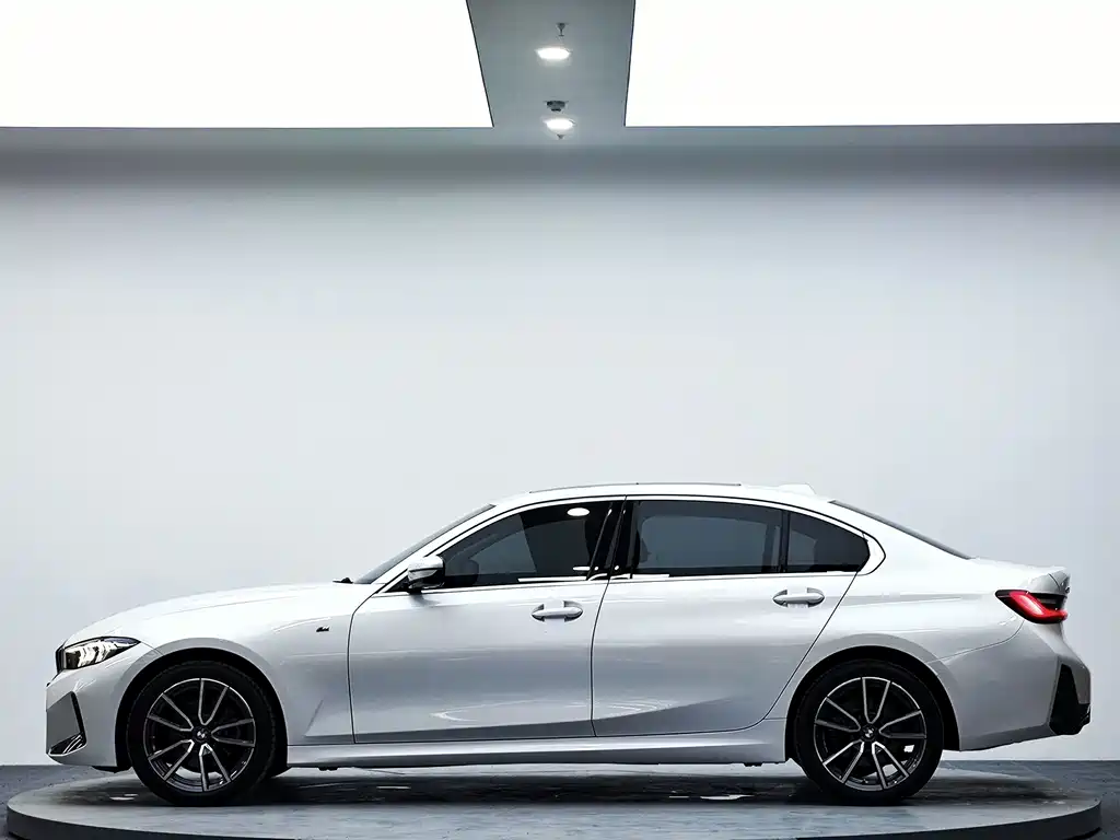 BMW 3 Series 2023