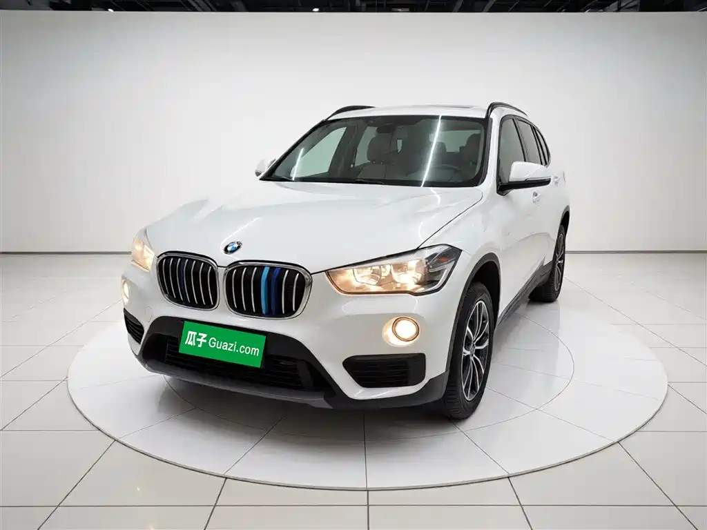 BMW X1 2018 — фото 1