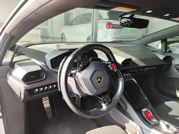 Lamborghini Huracan 2021