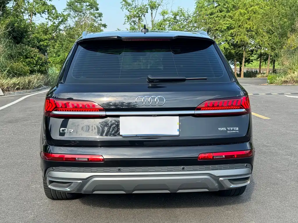 Audi Q7 2021 — фото 22