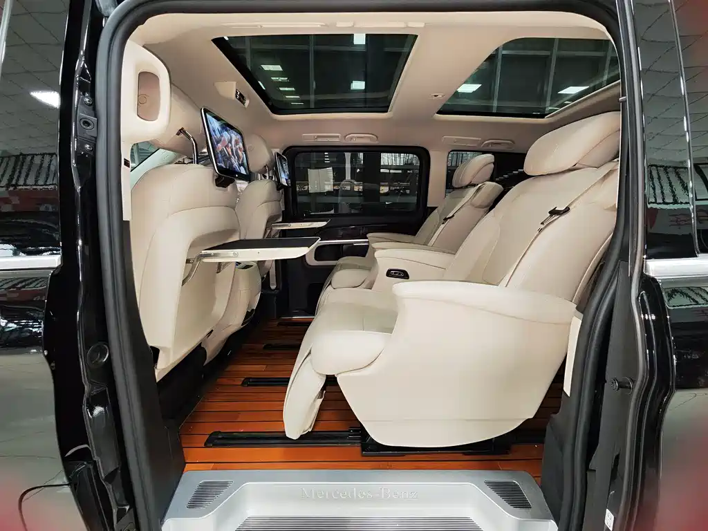 Mercedes-Benz V-Class 2019 — фото 5