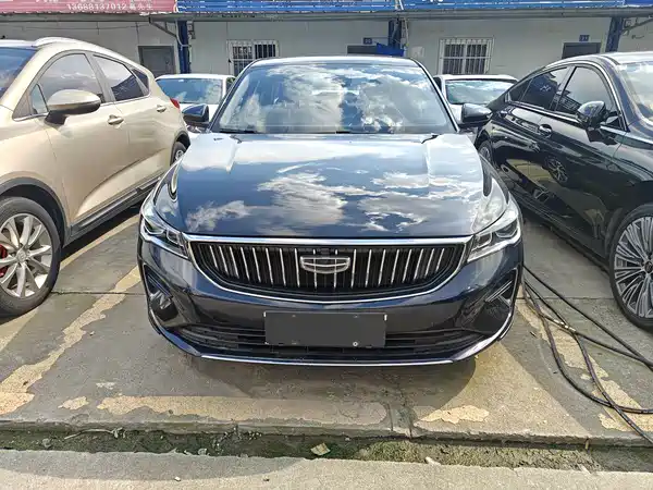 Geely Emgrand 2022