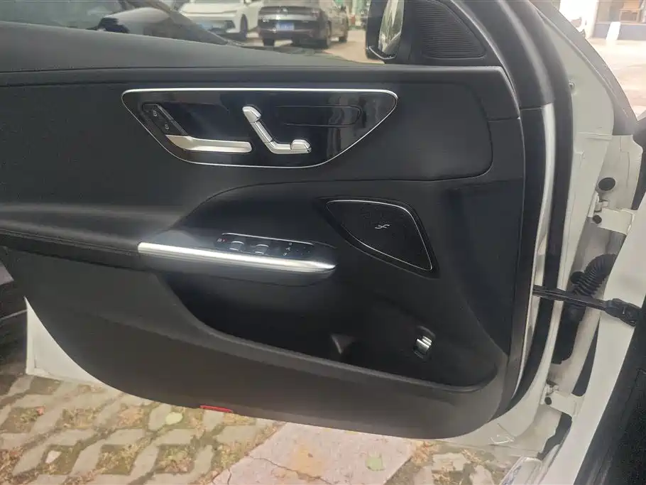 Mercedes-Benz C-Class 2023