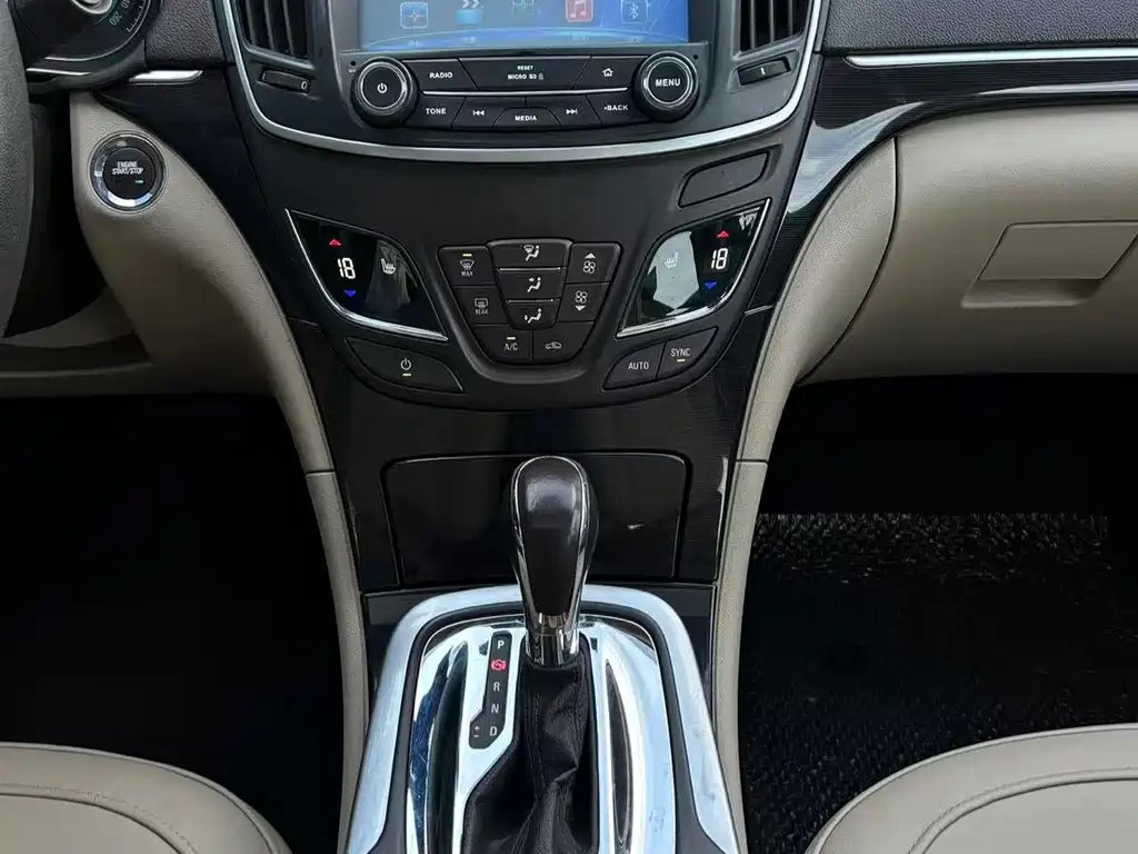 Buick Regal 2016 — фото 12