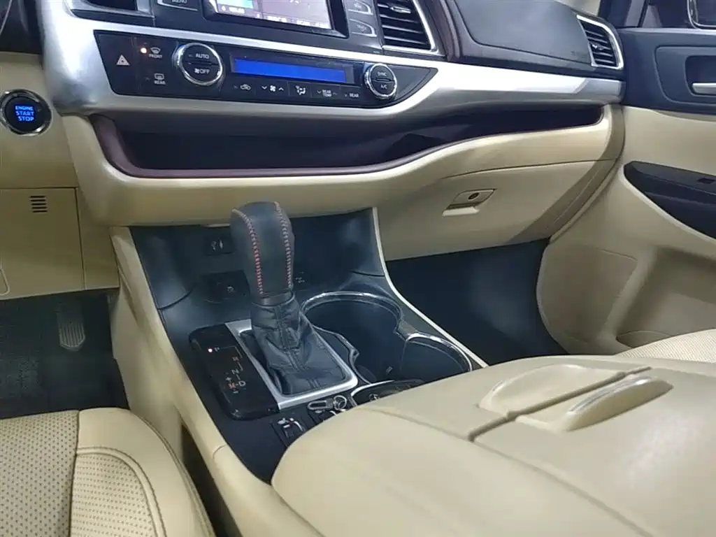 Toyota Highlander 2017 — фото 14