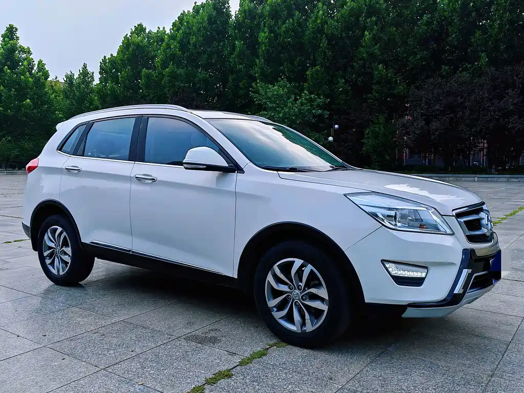 BAIC Shenbao X65 2015 — фото 9