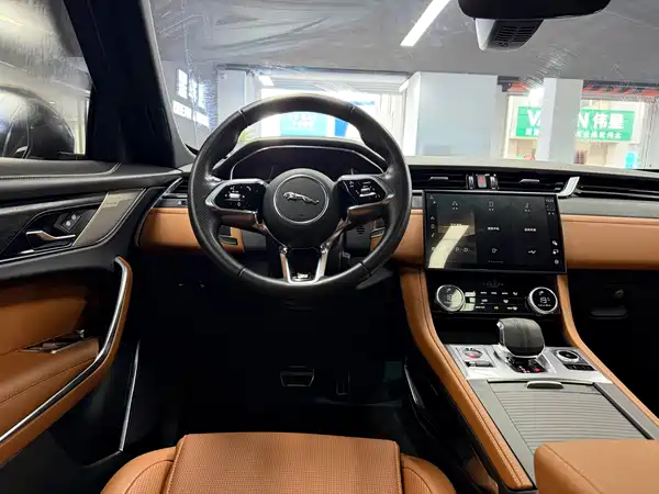 Jaguar F-PACE 2023