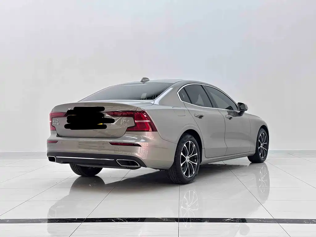 Volvo S60 2022 — фото 3